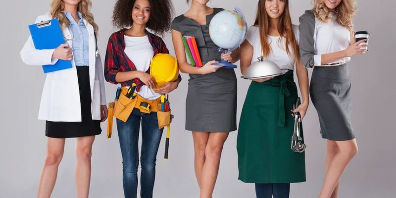 Работа в Ялте для женщины: исчерпывающее руководство по поиску на курорте круглый год